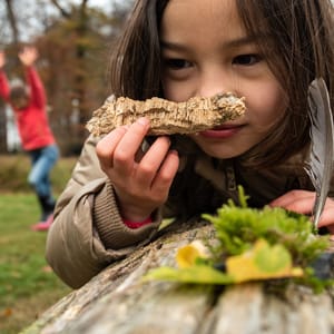 Meisje buiten spelen - OERRR