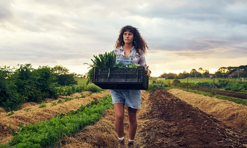 Vrouw produceert eten