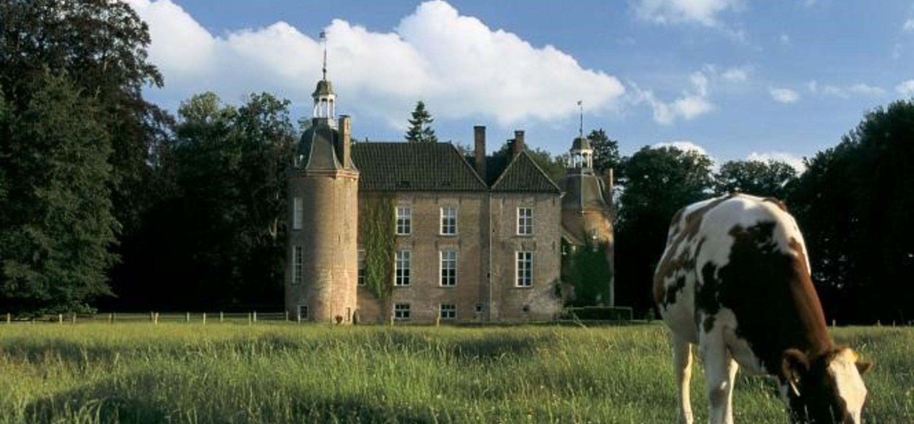 Kasteelwei achter kasteel Hackfort