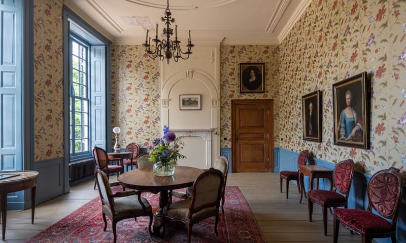 Genieten van de kleurrijke Freule Sannies salon in kasteel Hackfort