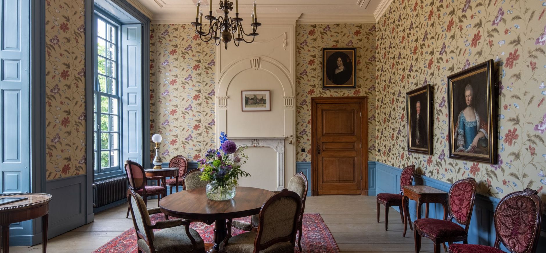 Genieten van de kleurrijke Freule Sannies salon in kasteel Hackfort