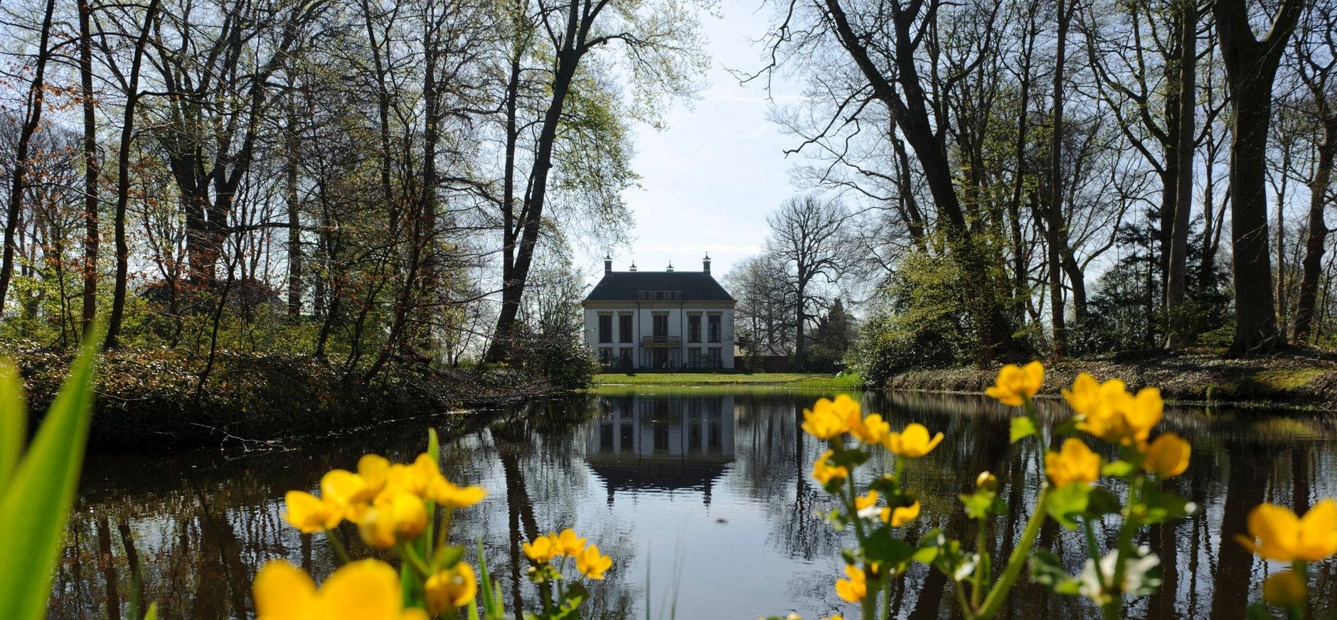 Zicht op huis Nijenburg