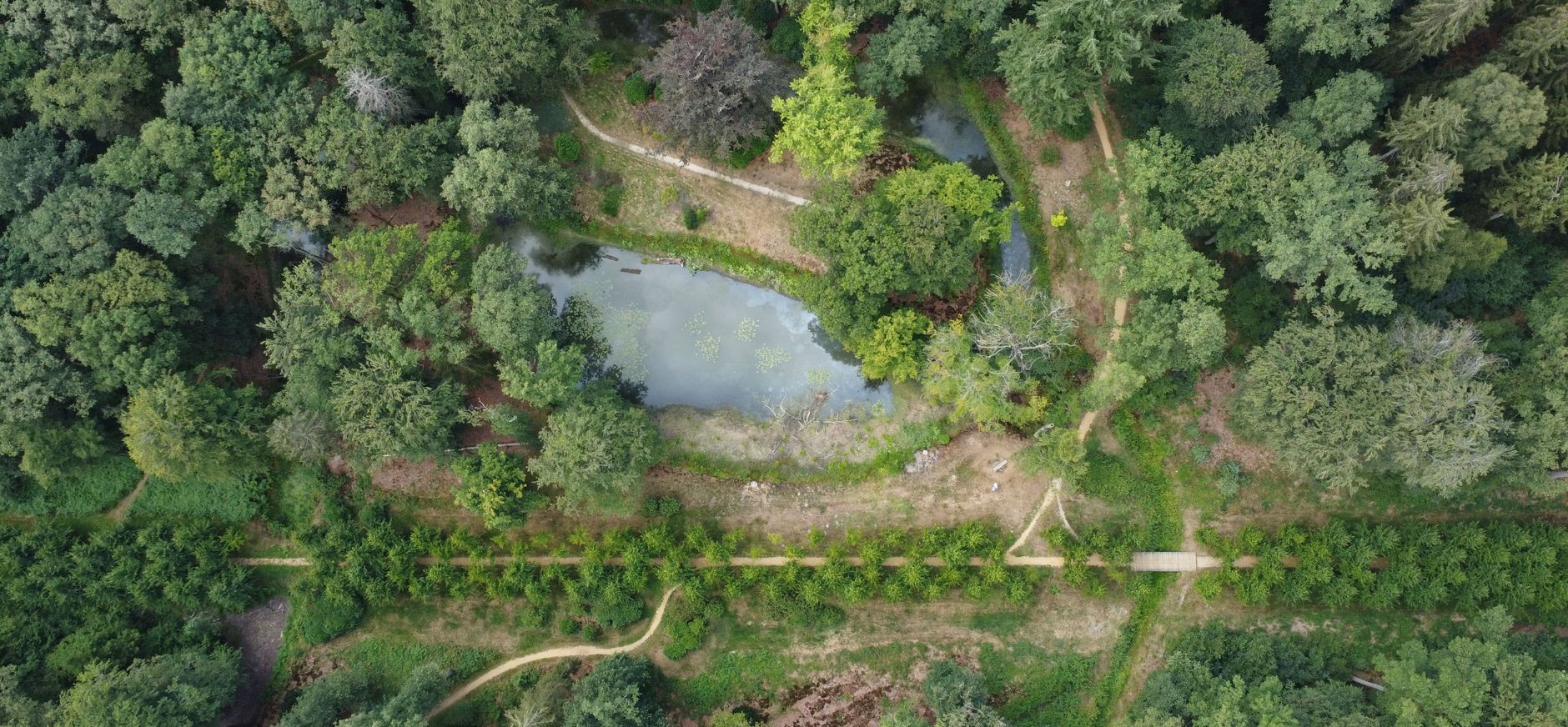 gardeneske tuinaanleg op het Enzerinck van boven