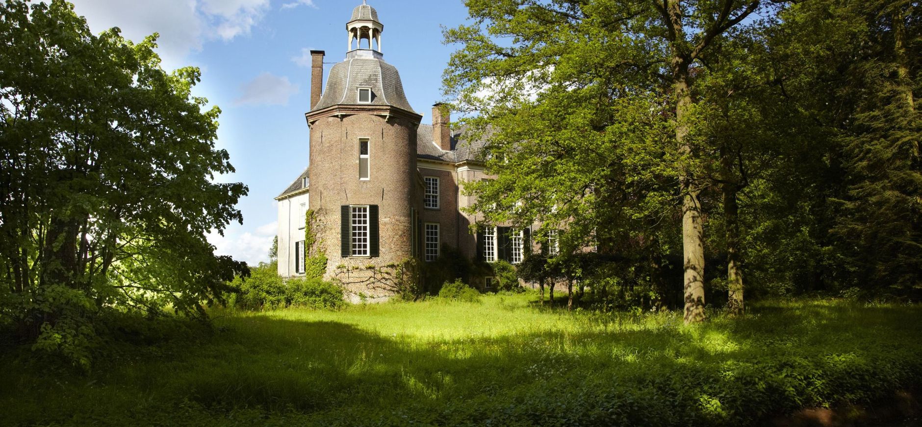 Kasteel Hackfort als stoer middelpunt van het landgoed