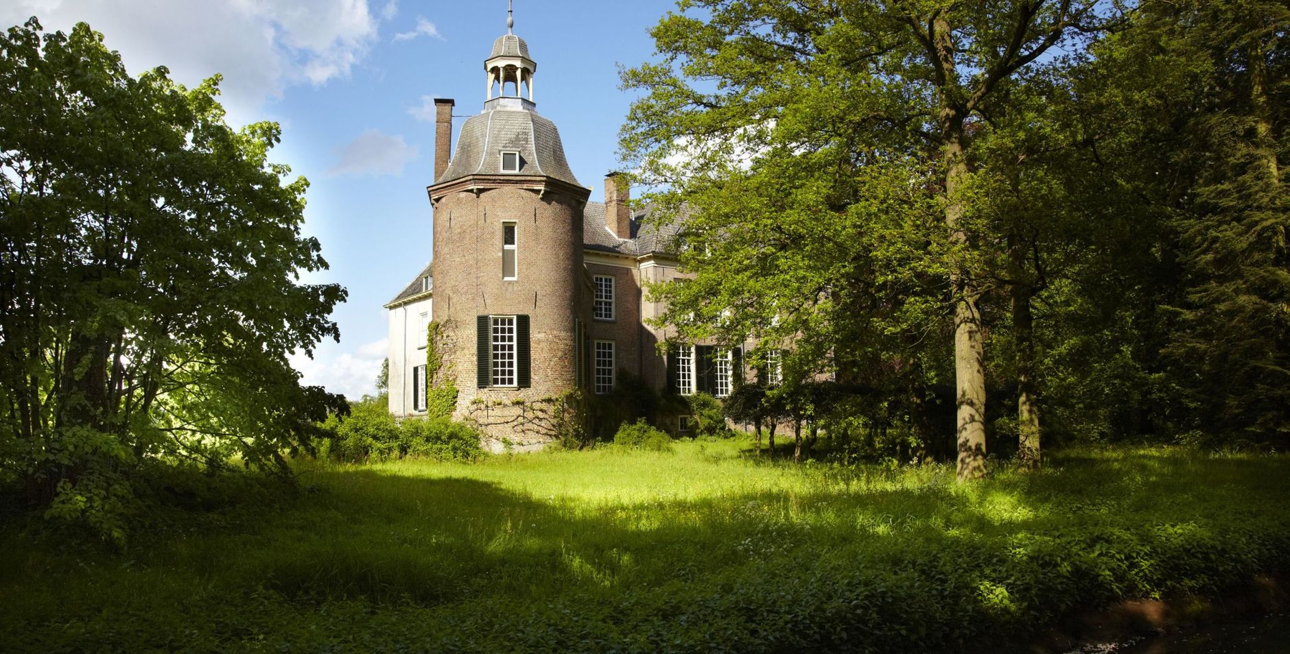 Kasteel Hackfort als stoer middelpunt van het landgoed