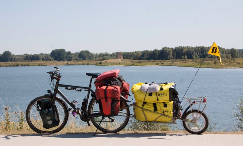 Vakantiefiets met fietskar (model Bob Ibex)
