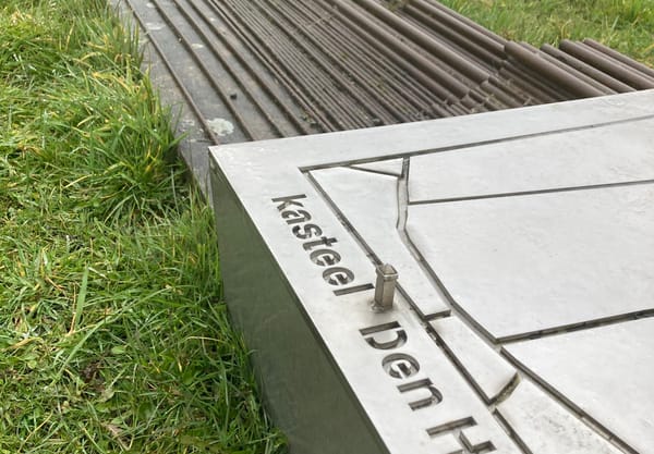 Oeverwallen kunstwerk langs Historisch beleefpad Haarzuilens