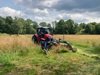 maaien met de messenbalk rondom Korenburgerveen