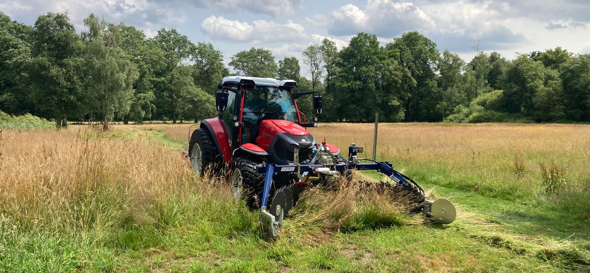maaien met de messenbalk rondom Korenburgerveen