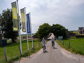 Ingang Belevenisboerderij