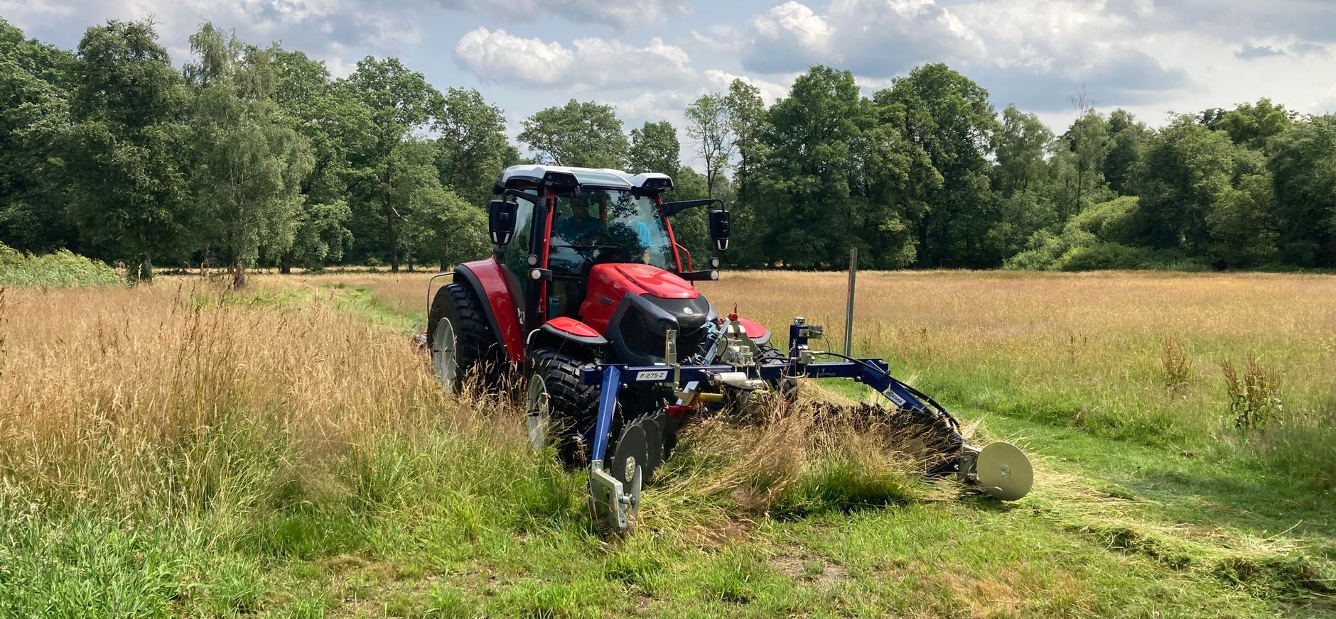 maaien met de messenbalk rondom Korenburgerveen