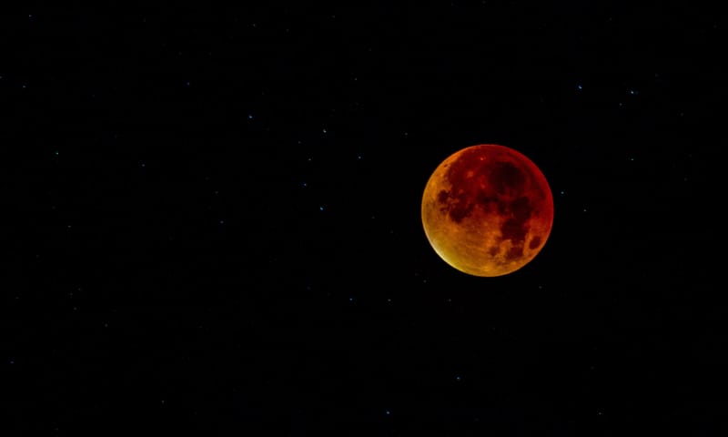 Maansverduistering en sterren Maansverduistering en sterren