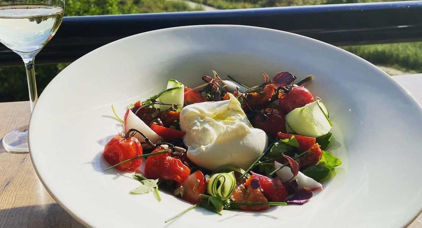 Salade Burrata bij de Helenaheuvel