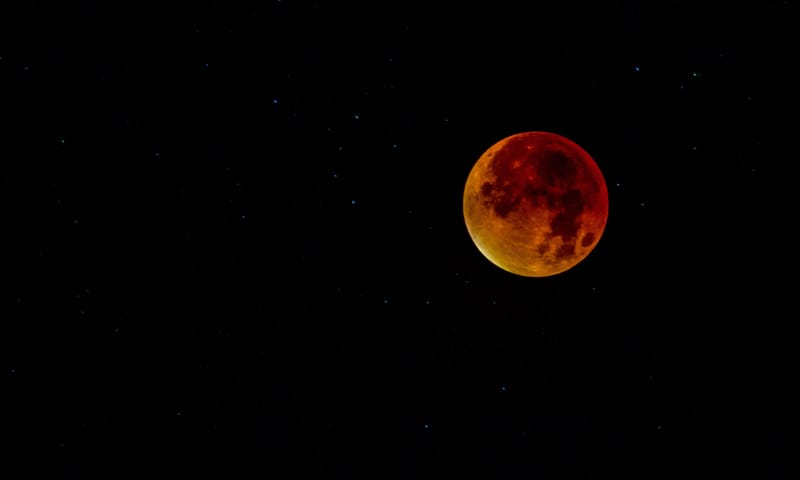 Maansverduistering en sterren Maansverduistering en sterren