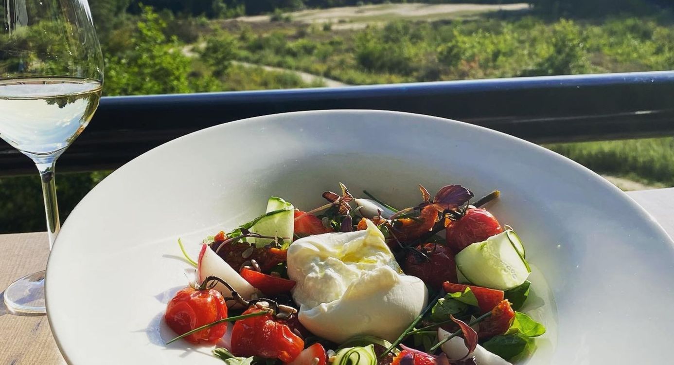 Salade Burrata bij de Helenaheuvel