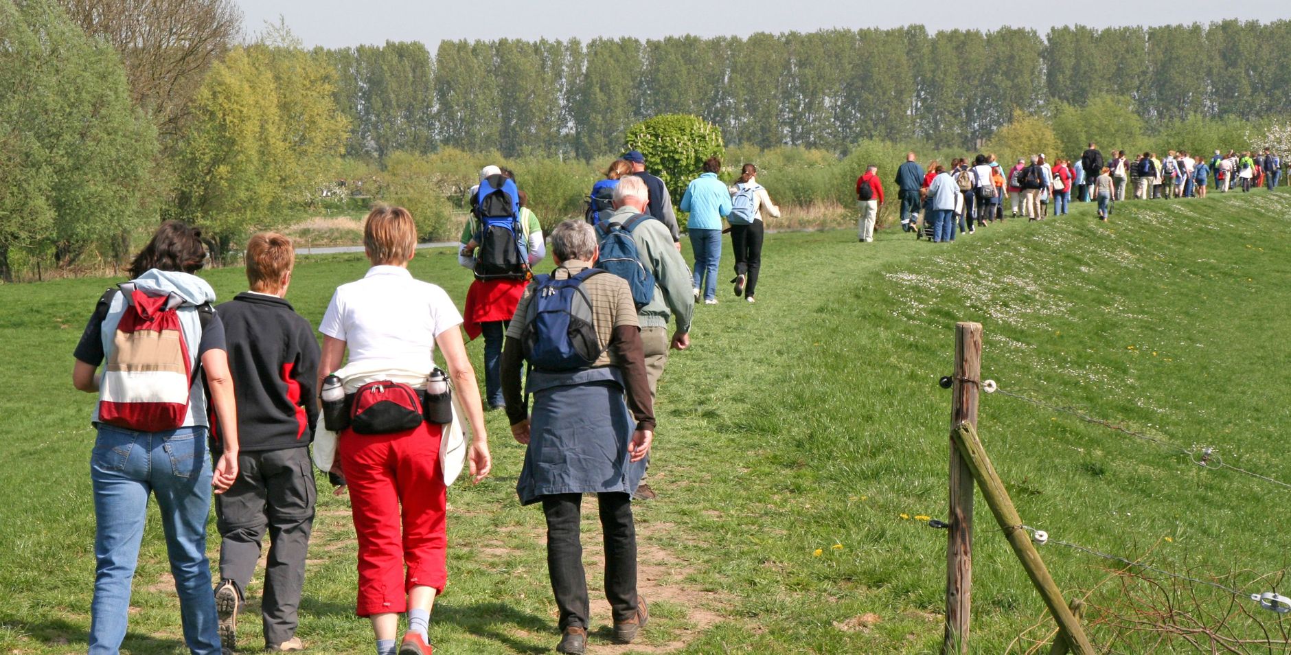 Wandeltocht door de natuur Wandeltocht door de natuur