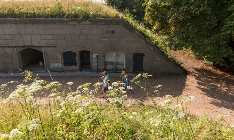 Fort Abcoude wandelroute langs voorjaarsbloeiers