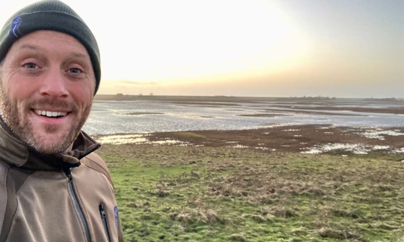 Boswachter Otto de Kat aan de Zuidkust van Schouwen