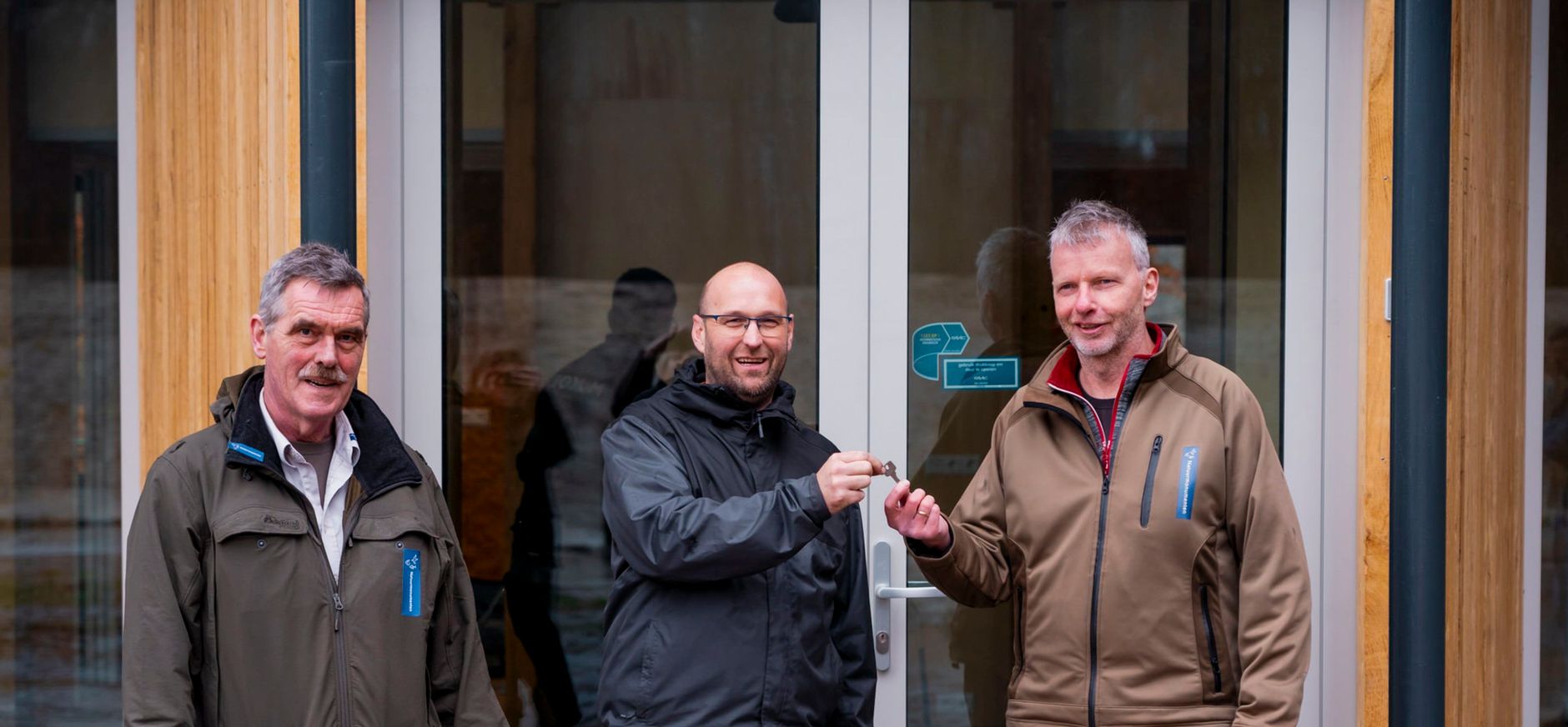 Sleuteloverdracht nieuwe entreegebouw Waterloopbos