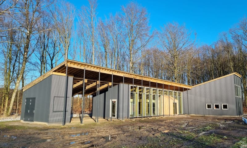 Nieuwe entreegebouw Waterloopbos in aanbouw