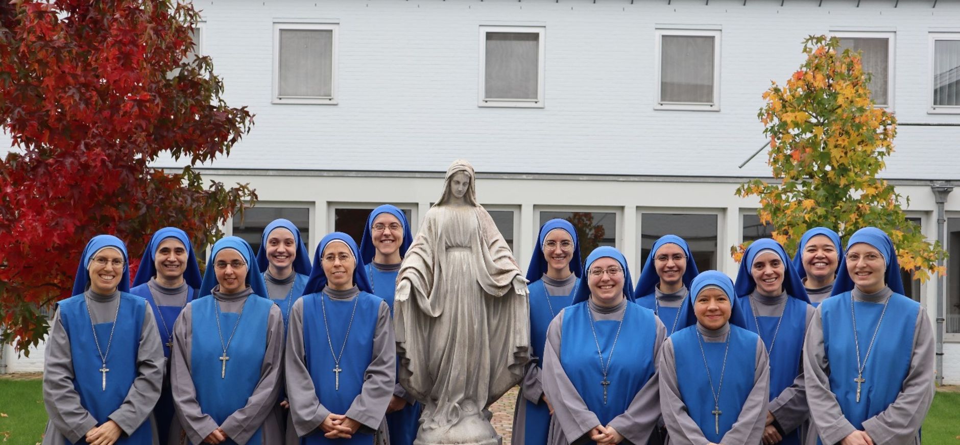 De zusters van Priorij Regina Pacis te Valkenburg De zusters van Priorij Regina Pacis te Valkenburg