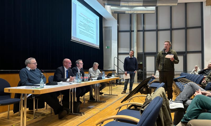 Boswachter public affairs Niels Noordstar spreekt in tegen Duitse windmolens