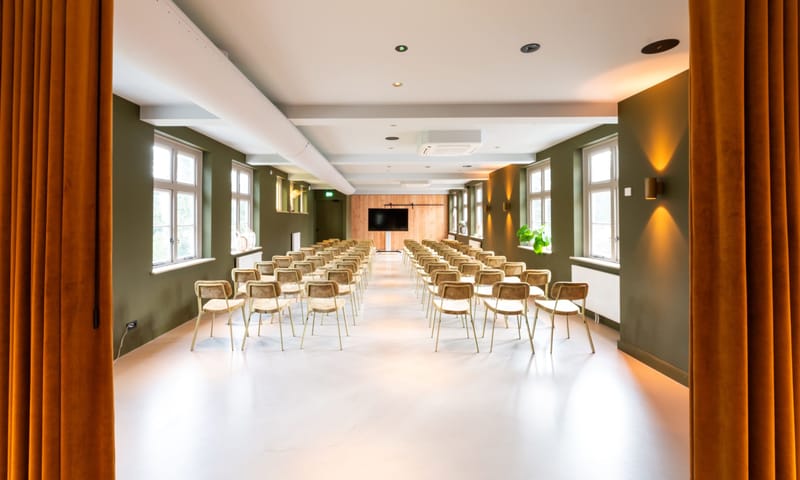 Een ruime opzet of besloten, alles is mogelijk. Grote zaal in het Jachtslot