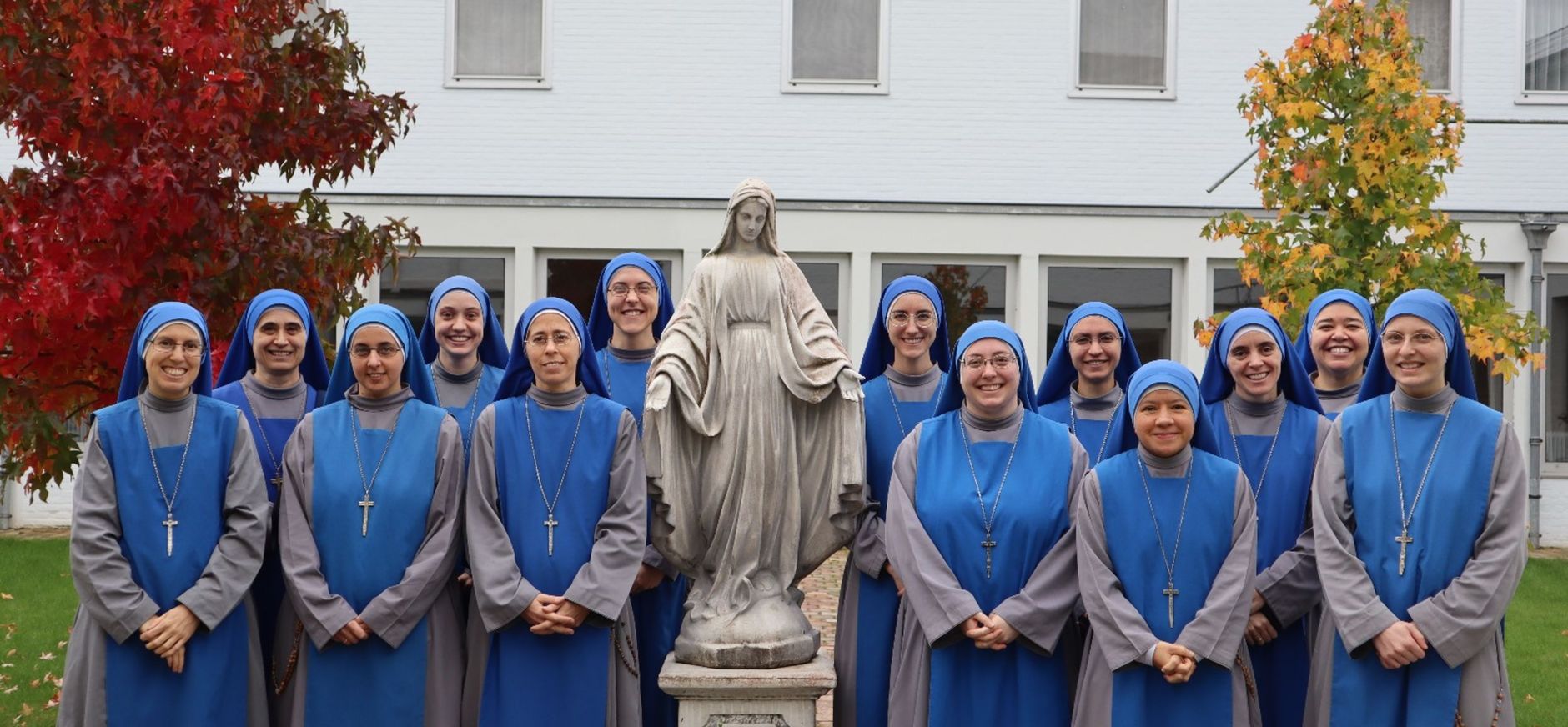 De zusters van Priorij Regina Pacis te Valkenburg De zusters van Priorij Regina Pacis te Valkenburg