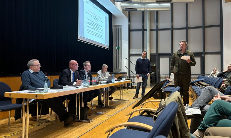 Boswachter public affairs Niels Noordstar spreekt in tegen Duitse windmolens