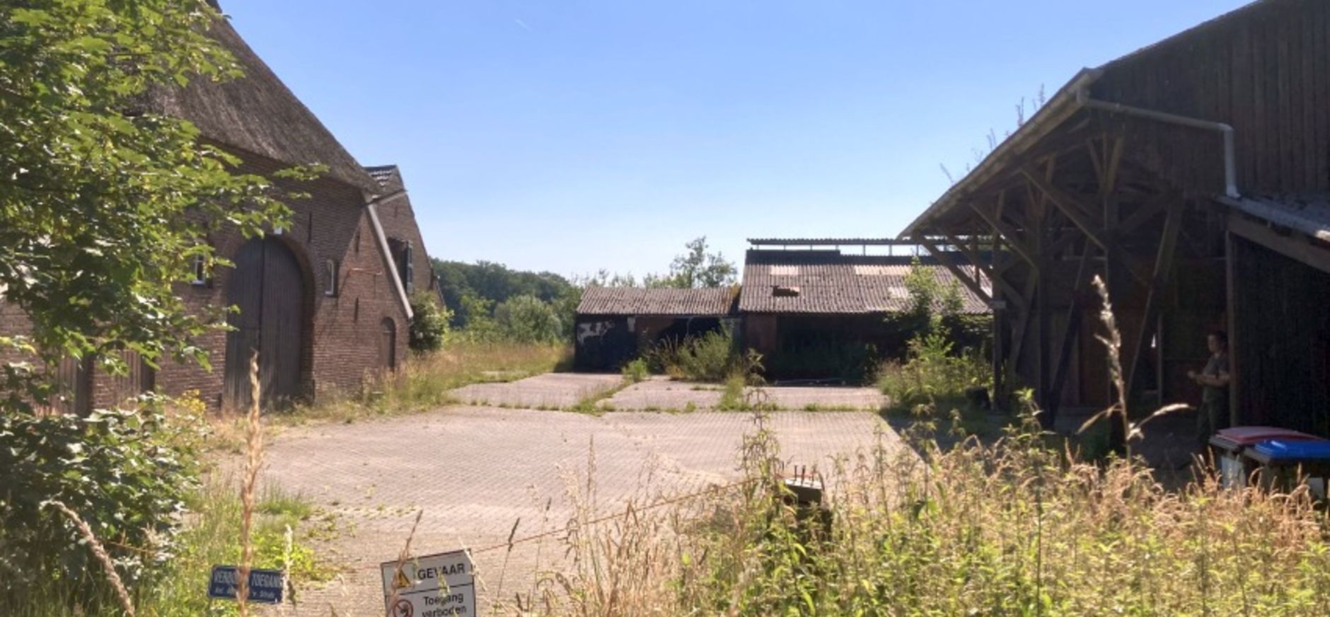 Langdurige herbestemmingsprocedures leiden tot verval, zoals hier op de Beckenstraat Langdurige herbestemmingsprocedures leiden tot verval, zoals hier op de Beckenstraat