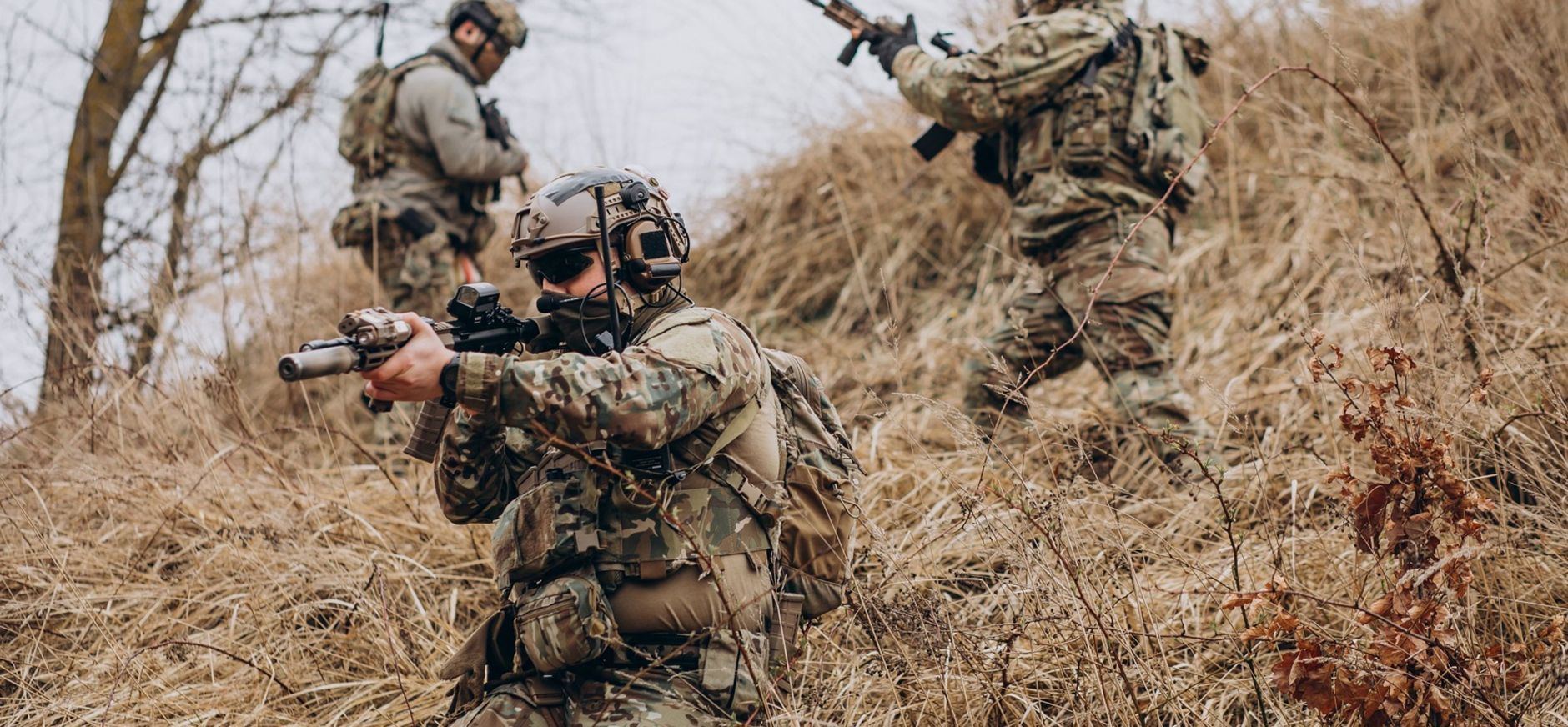 Bosgebied bij Loenen in beeld als oefenterrein Defensie Bosgebied bij Loenen in beeld als oefenterrein Defensie