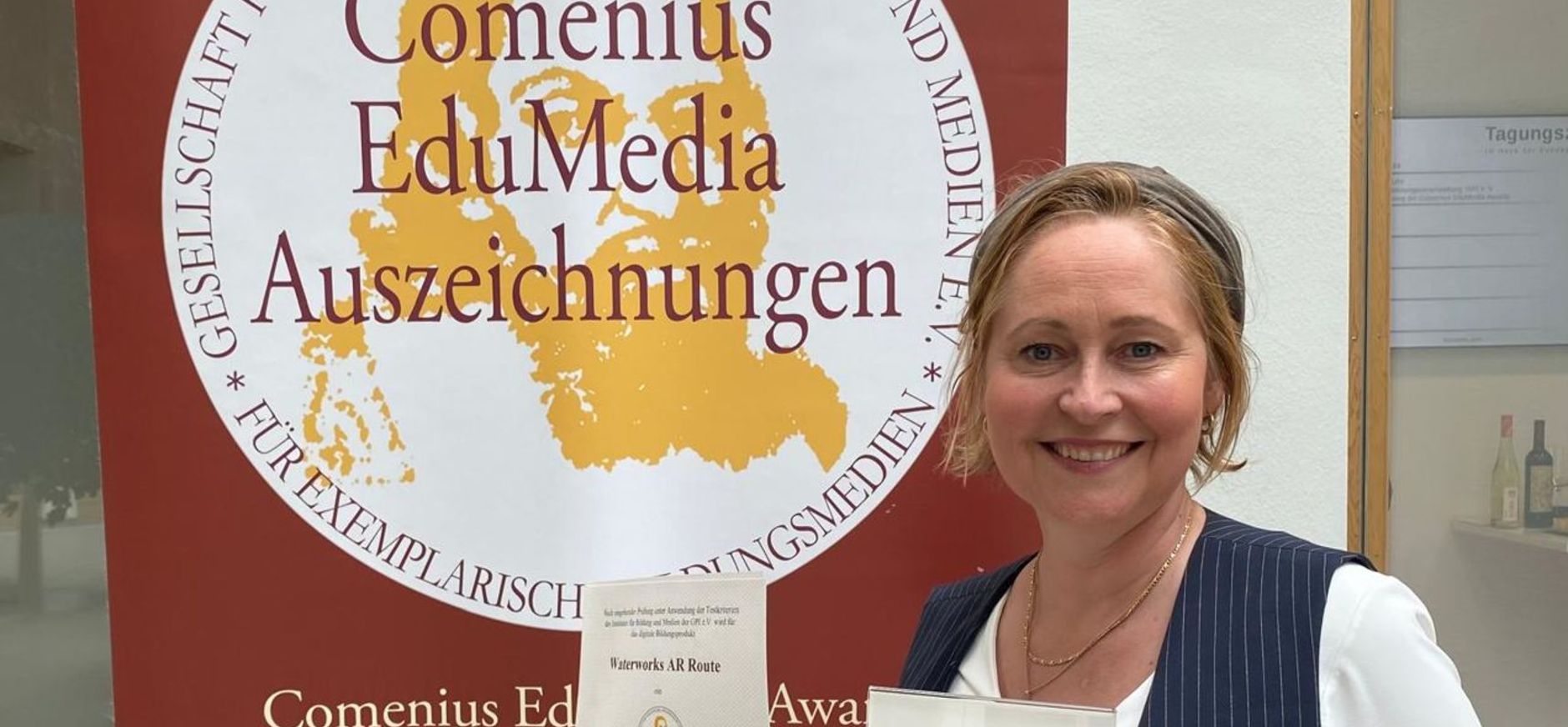 Uitreiking Comenius EduMedia Award aan ontwikkelaar Podium