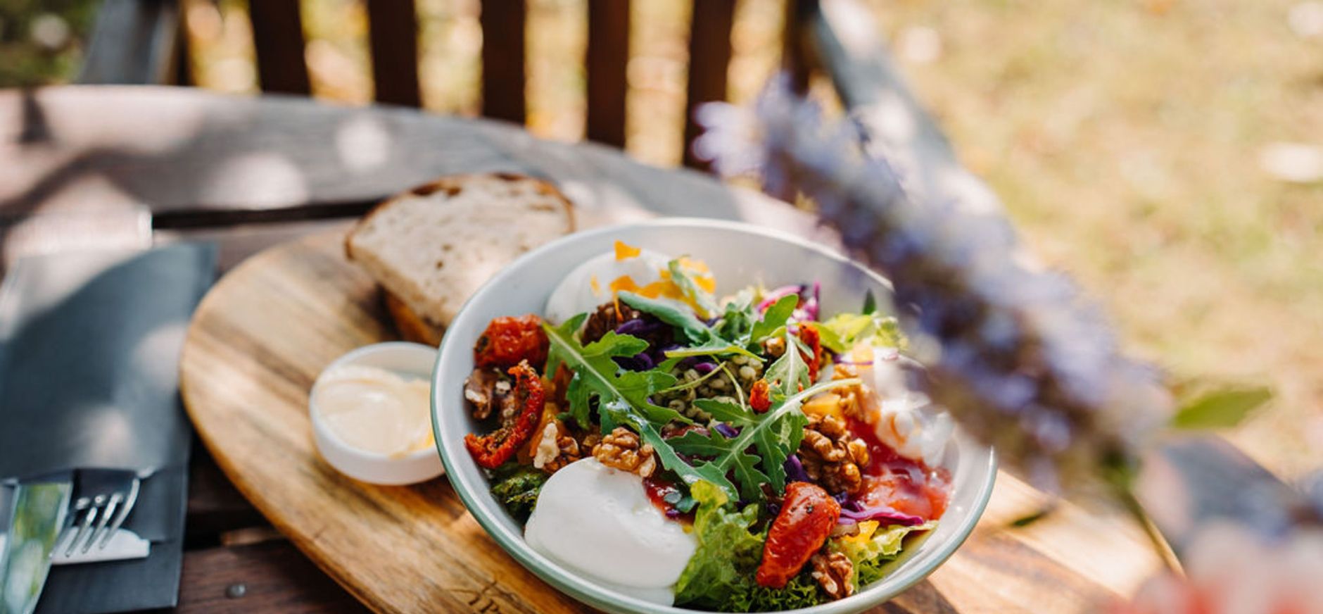 Salade met geitenkaasmousse