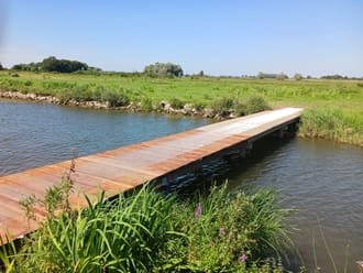 Nieuwe brug laarzenpad