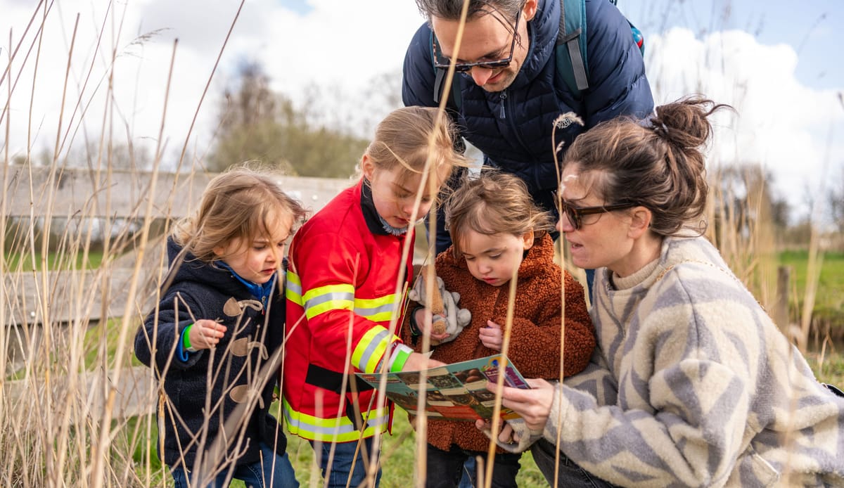 Wandeling gezin voorjaar
