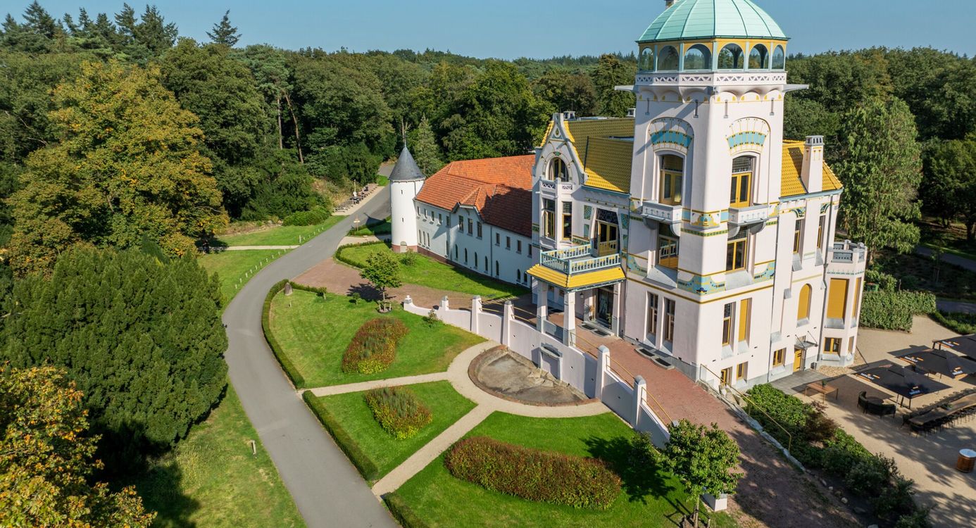 Jachtslot Mookerheide in volle glorie