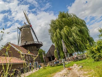 Hompesche molen met schuur