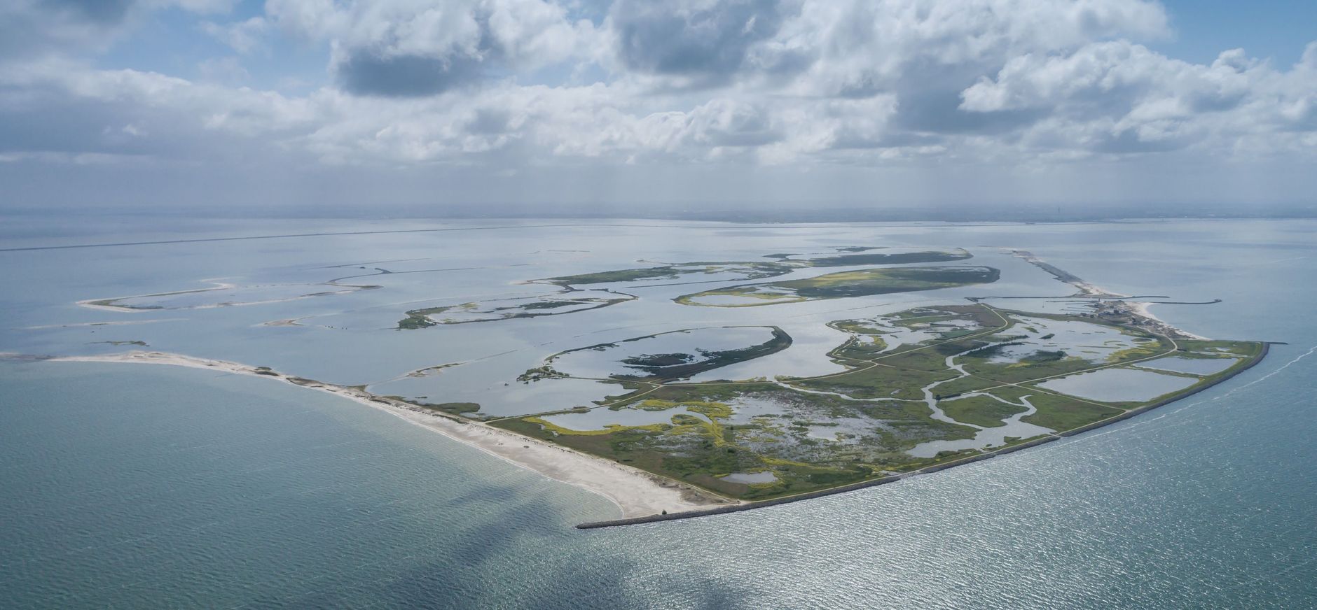 Luchtfoto Marker Wadden Peter Leenen