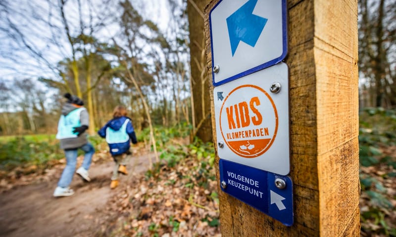 De KIDS-route is gemarkeerd met oranje schildjes De KIDS-route is gemarkeerd met oranje schildjes
