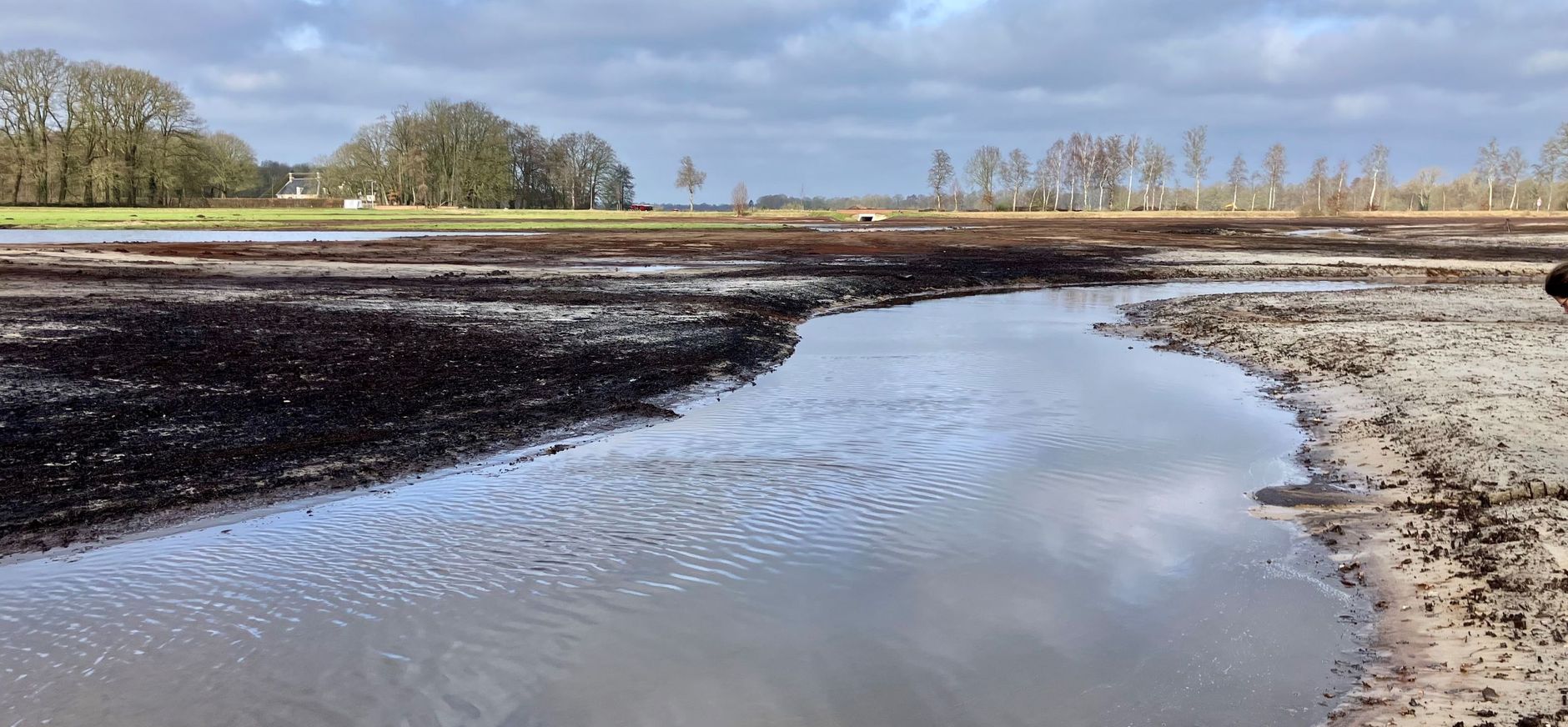 Het Nieuwe Drostendiep slingert weer door het landschap