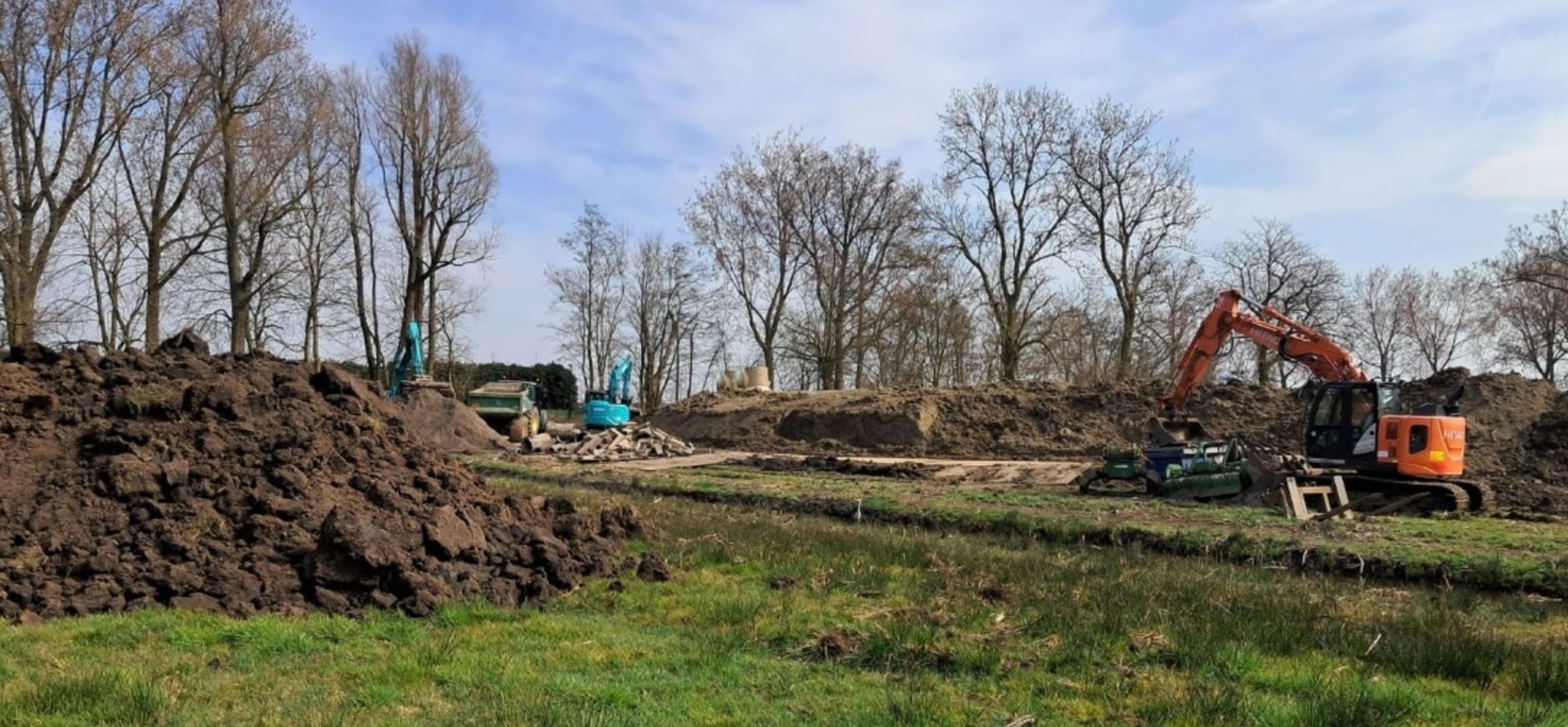 Kadeherstel door het Hoogheemraadschap van Delfland