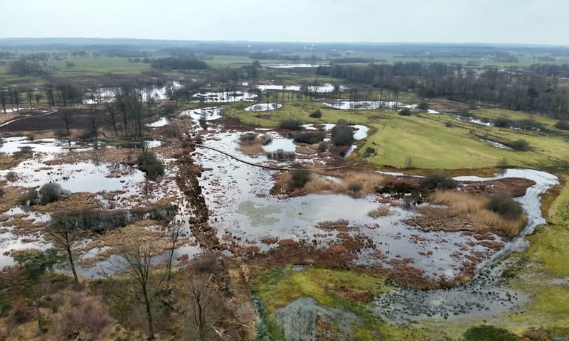 Luchtfoto Empese en Tondense Heide met vlonderpad Luchtfoto Empese en Tondense Heide met vlonderpad