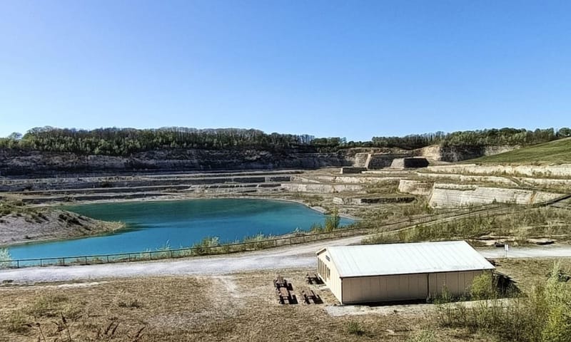 Groevepaviljoen Sint-Pietersberg met uitzicht op de ENCI-groeve