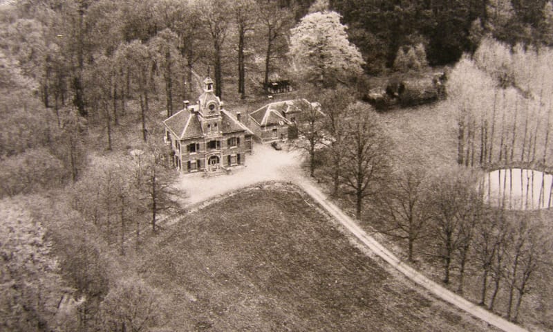 Oude luchtfoto van landgoed Leusveld 