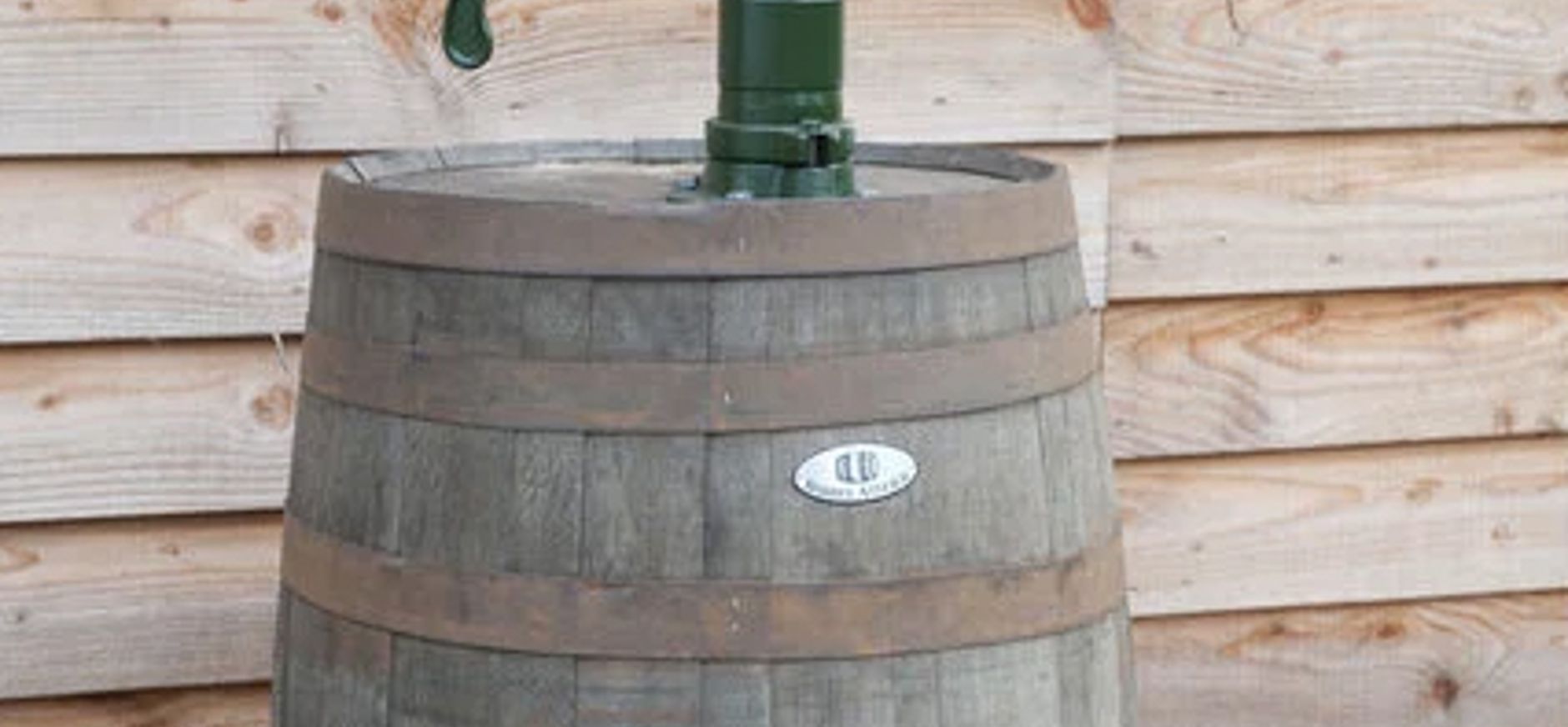 Regenton voor in de tuin met pomp