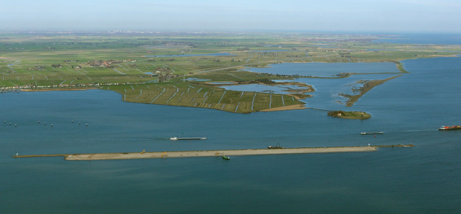 Polder IJdoorn en de Hoeckelingsdam gezien vanuit de lucht