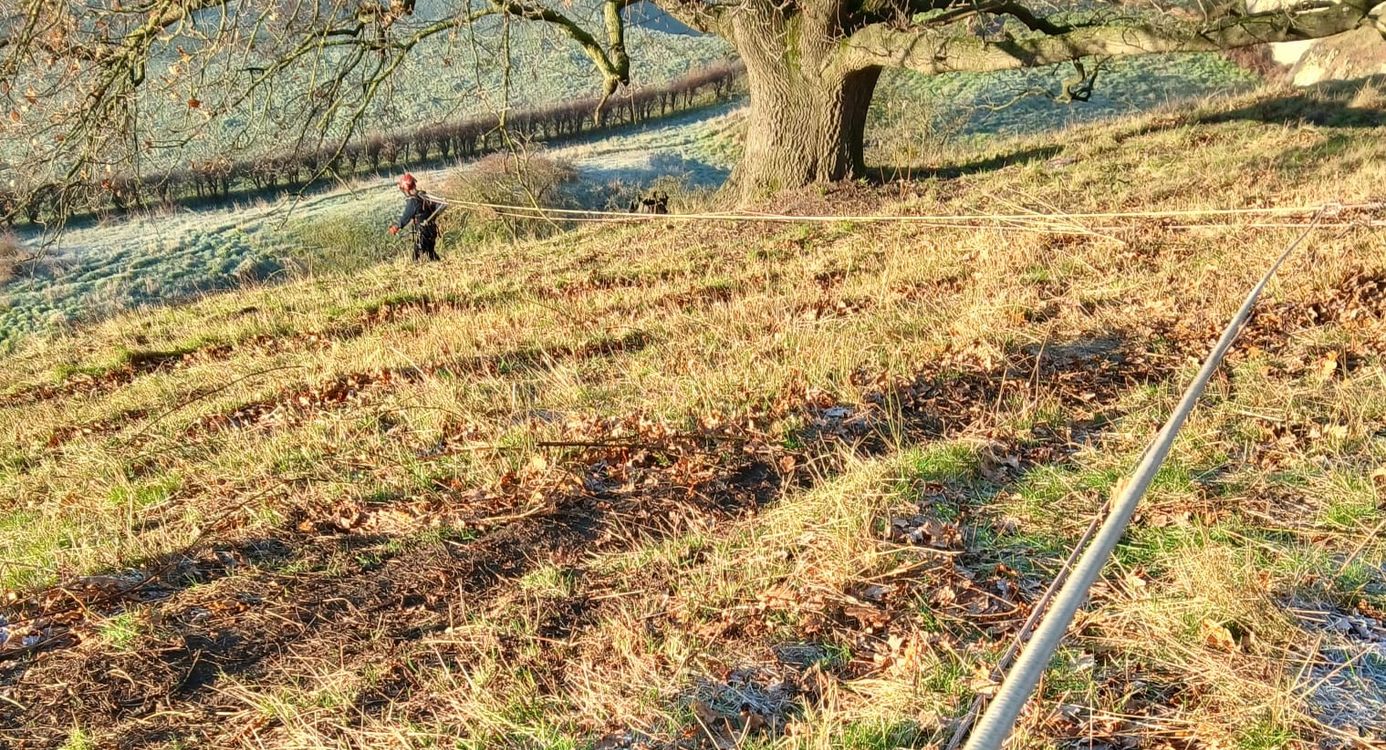 Abseilen voor onderhoud groeves Abseilen voor onderhoud groeves