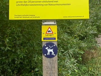 borden bij ingang gebied