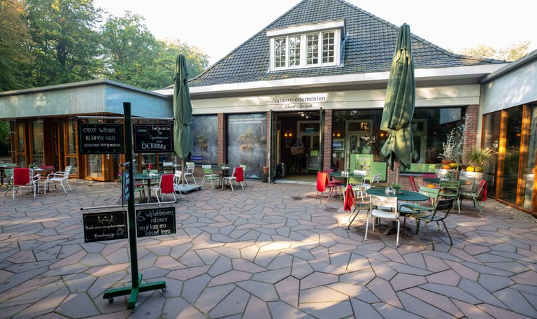 Bezoekerscentrum Oisterwijk terras voor