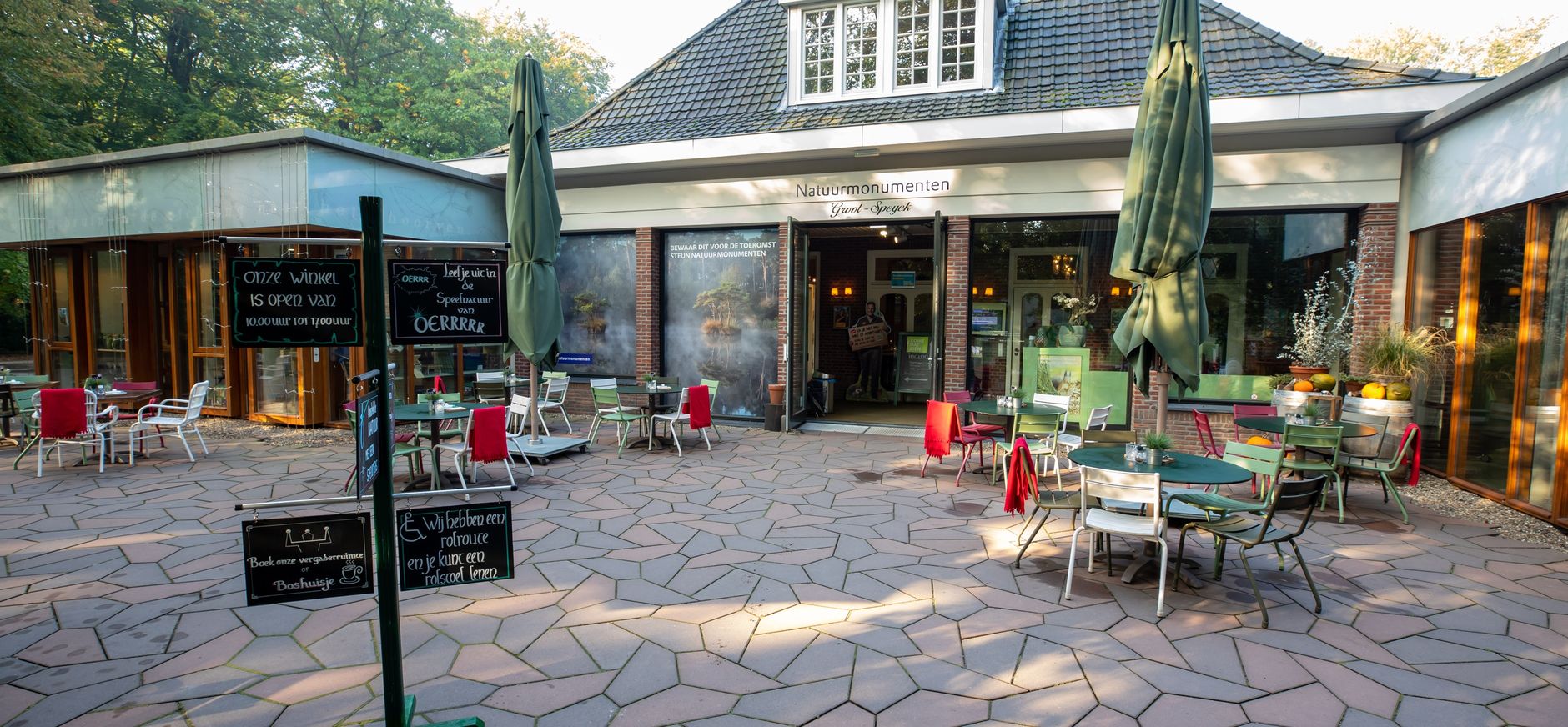 Bezoekerscentrum Oisterwijk terras voor